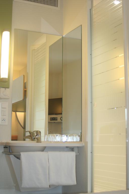 Ibis Budget Niort - La Creche Exterior photo